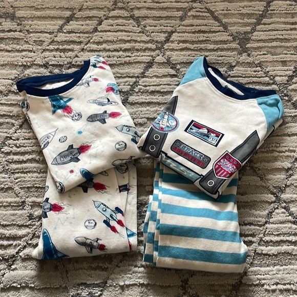 Boys  Member Mark Pajamas 2 pair size  7 - Picture 4 of 6